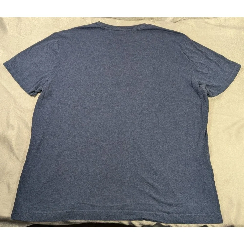 Banana Republic Men's XL Keeping It Reel Fishing Rod Reel Graphic T-Shirt Blue